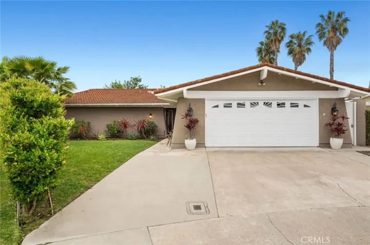 25552 Rhoda Drive, Mission Viejo, California 92691