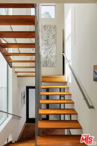 3425 Larissa Drive, Los Angeles, California 90026