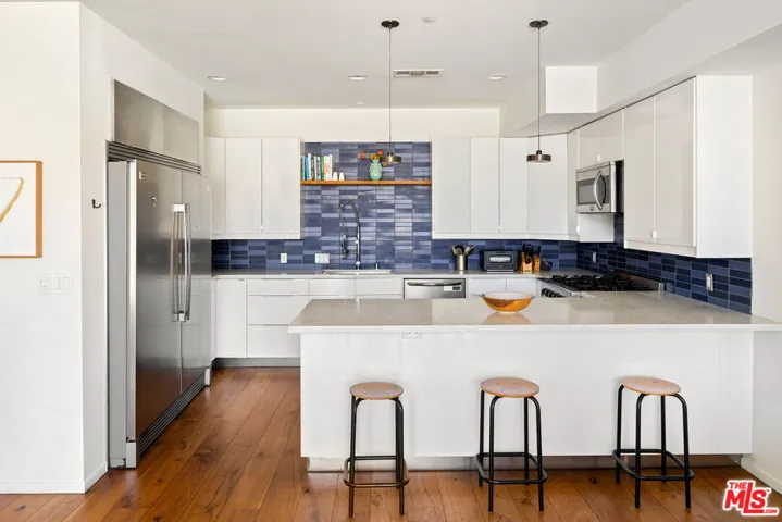 3425 Larissa Drive, Los Angeles, California 90026