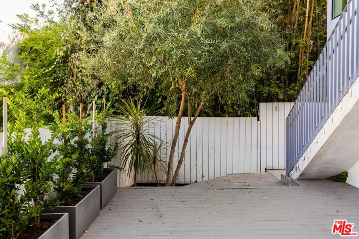 3425 Larissa Drive, Los Angeles, California 90026
