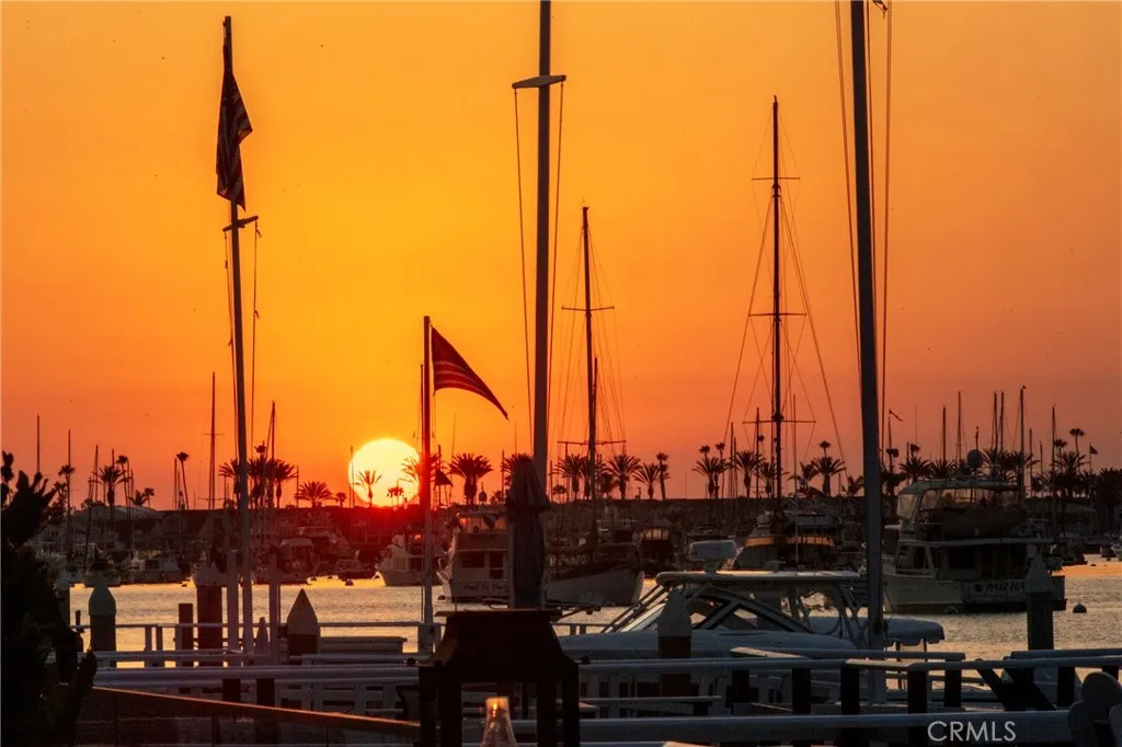 812 W Bay Ave, Newport Beach, California 92661 home-pic-53