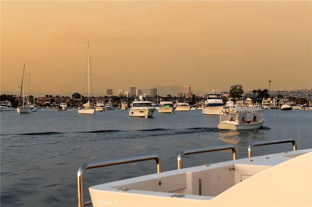 812 W Bay Ave, Newport Beach, California 92661 home-pic-55