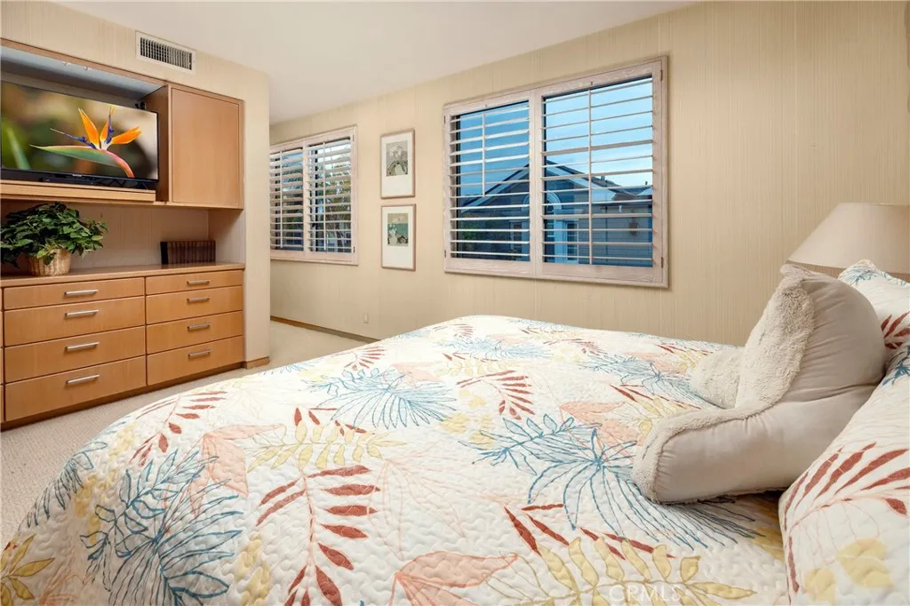 812 W Bay Ave, Newport Beach, California 92661 home-pic-34