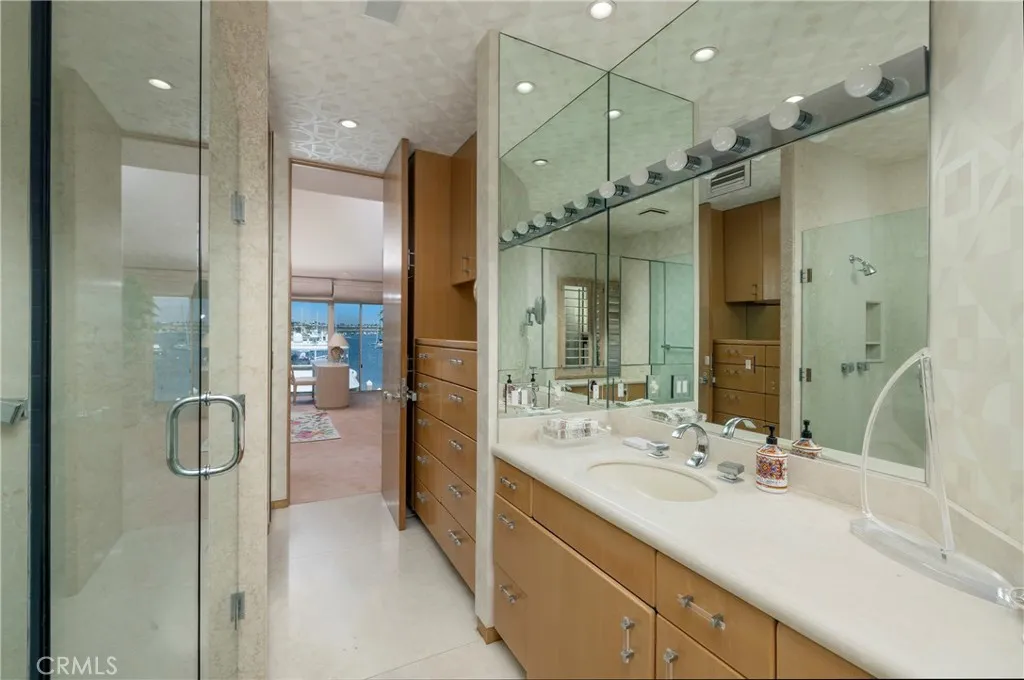 812 W Bay Ave, Newport Beach, California 92661 home-pic-25