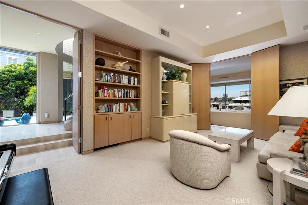 812 W Bay Ave, Newport Beach, California 92661 home-pic-31