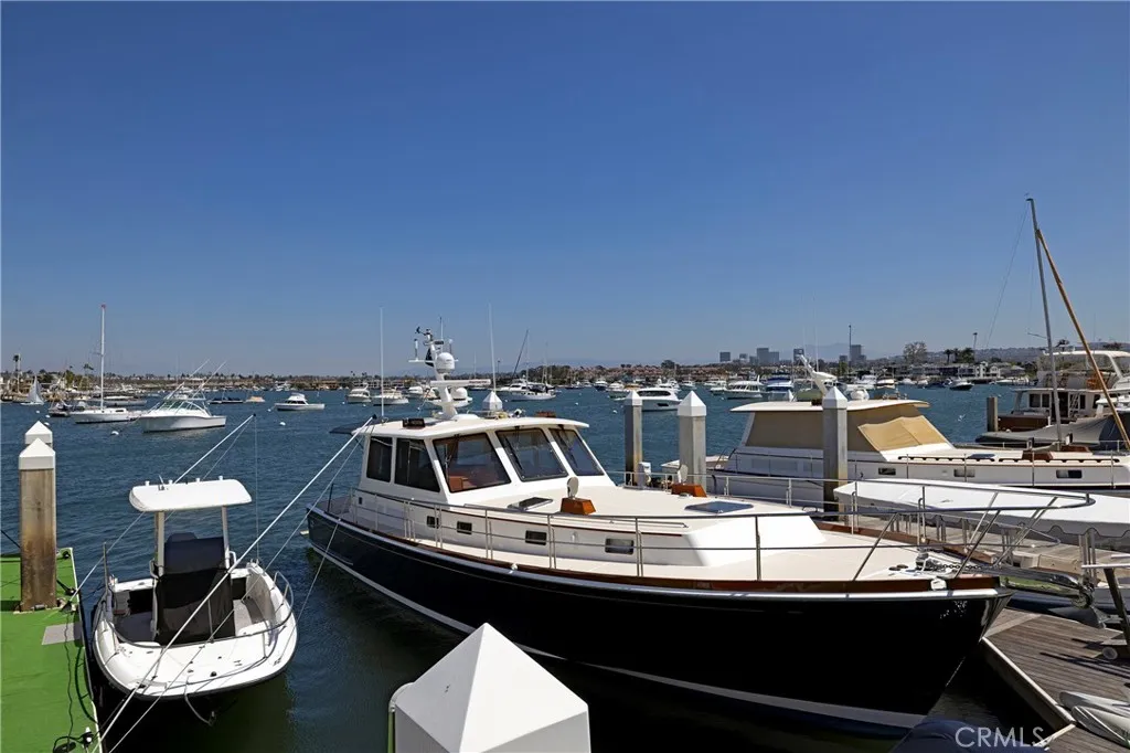 812 W Bay Ave, Newport Beach, California 92661 home-pic-1