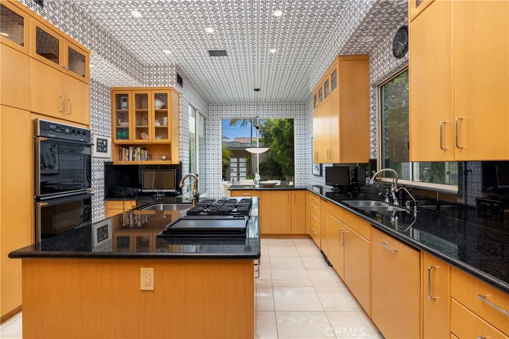 812 W Bay Ave, Newport Beach, California 92661 home-pic-15