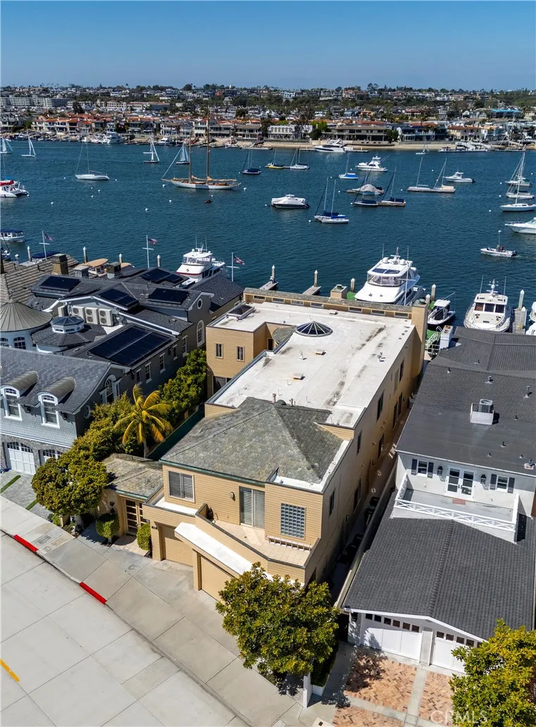 812 W Bay Ave, Newport Beach, California 92661 home-pic-43