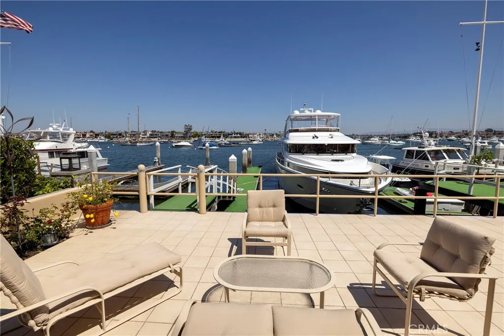 812 W Bay Ave, Newport Beach, California 92661 home-pic-3