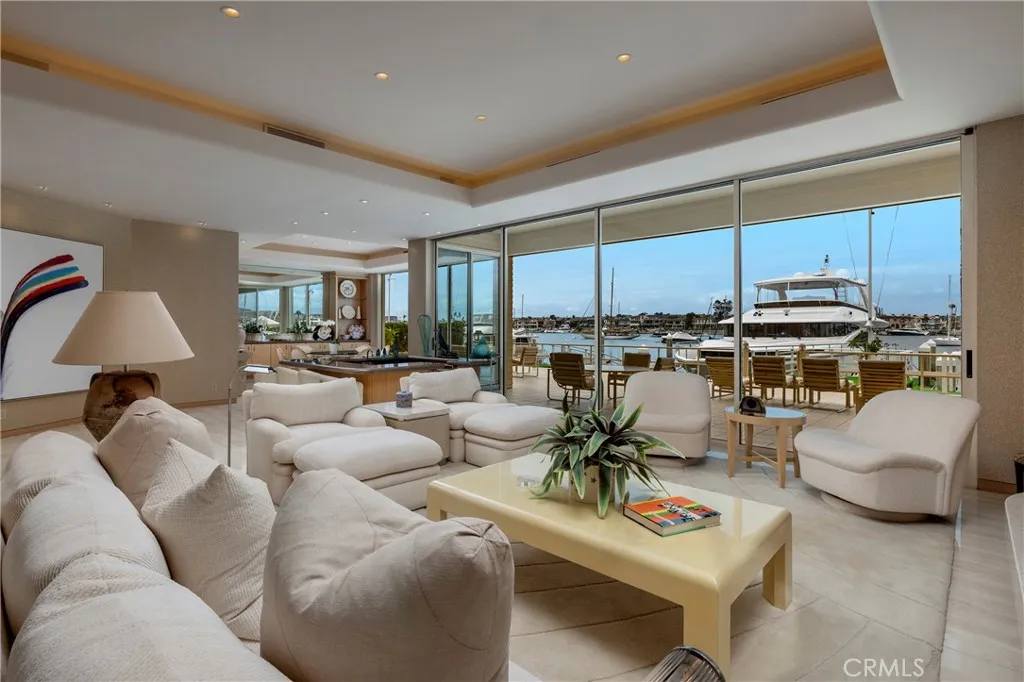 812 W Bay Ave, Newport Beach, California 92661 home-pic-11