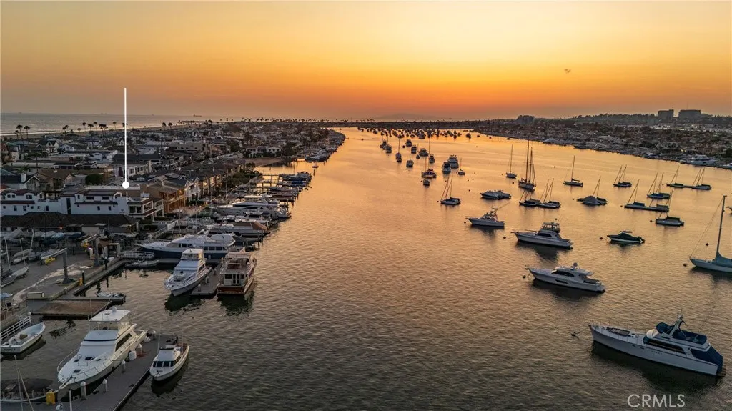 812 W Bay Ave, Newport Beach, California 92661 home-pic-51