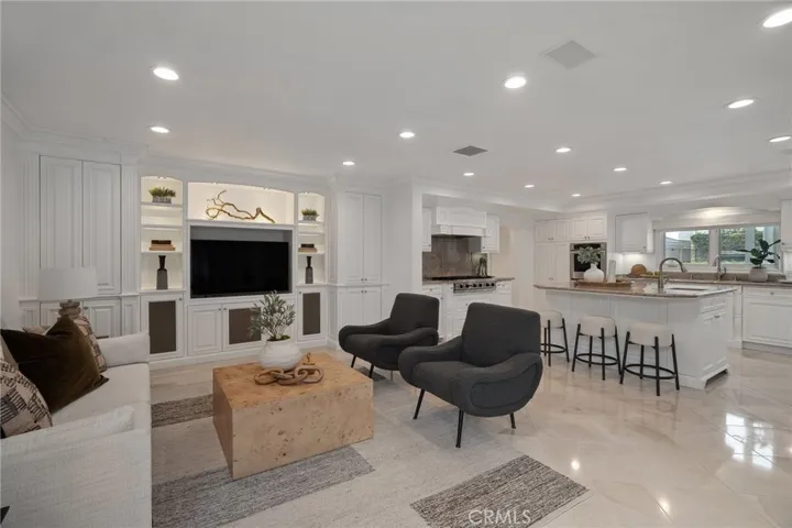 711 Via Lido Nord, Newport Beach, California 92663