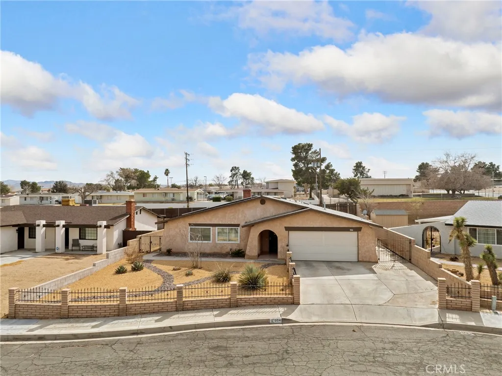 904 Pinon Drive, Barstow, California 92311 home-pic-1