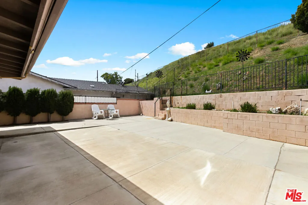 3029 Trudi Lane, Burbank, California 91504 home-pic-36