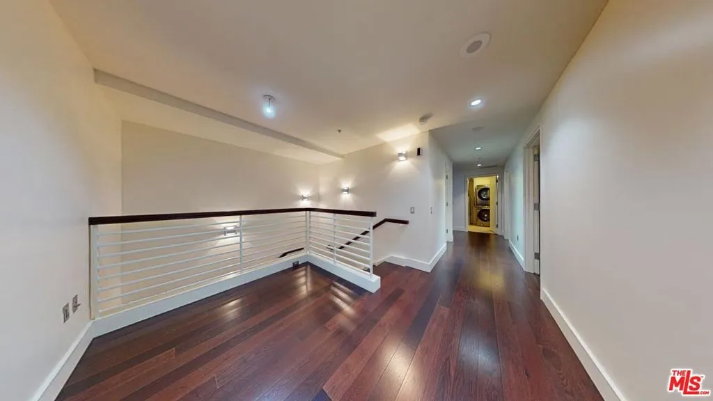 1155 S Grand Avenue 105, Los Angeles, California 90015 home-pic-2