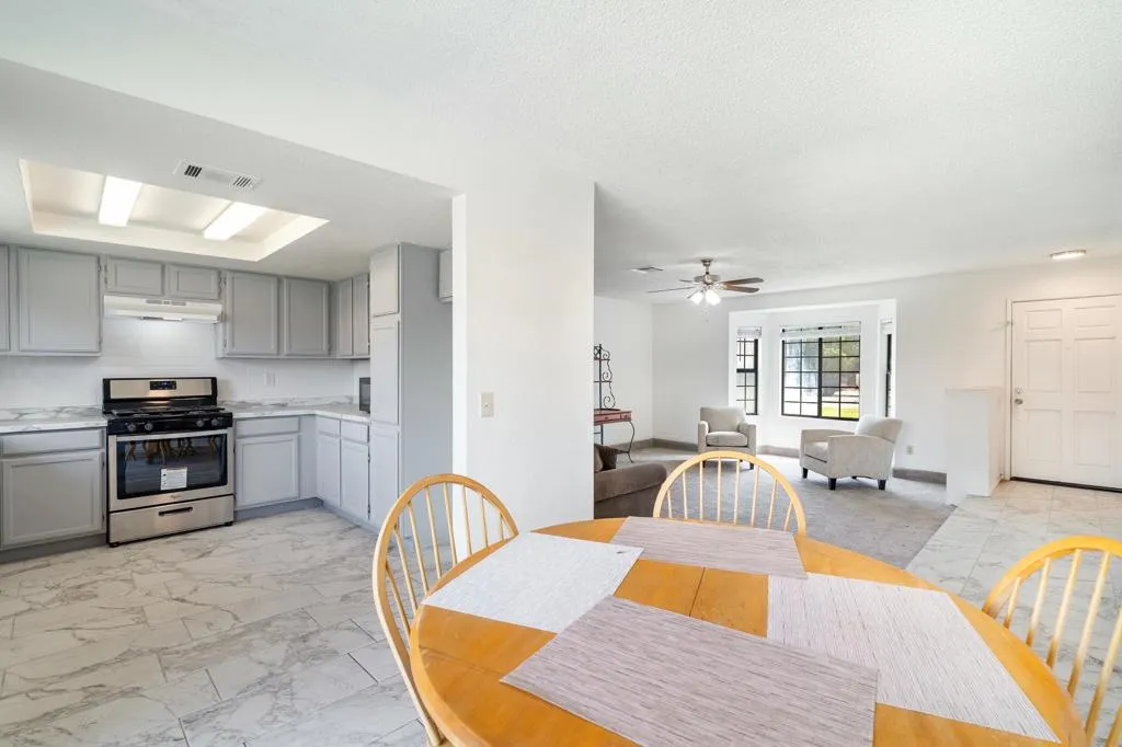 69290 El Dobe Road, Cathedral City, California 92234 home-pic-10