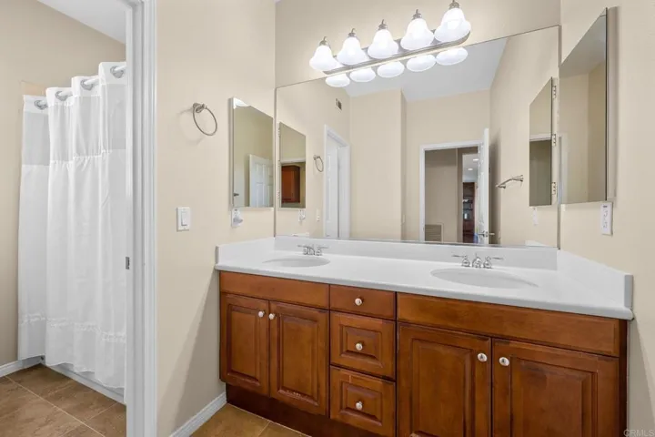 2nd Full Bath upstairs with Dual Sinks
