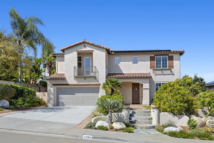 Beautiful 4 Bedroom + Loft and 3.5 Bath Executive Home on Elevated Lot
