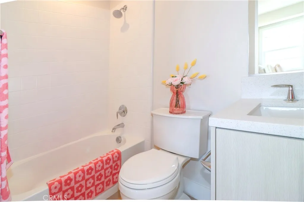 390 Riverbend, Lake Forest, California 92630 home-pic-42