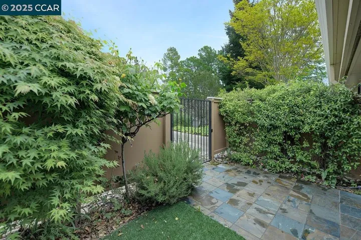 1736 Golden Rain Rd 6, Walnut Creek, California 94595