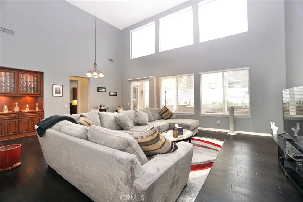 23801 Hollingsworth Drive, Murrieta, California 92562 home-pic-17