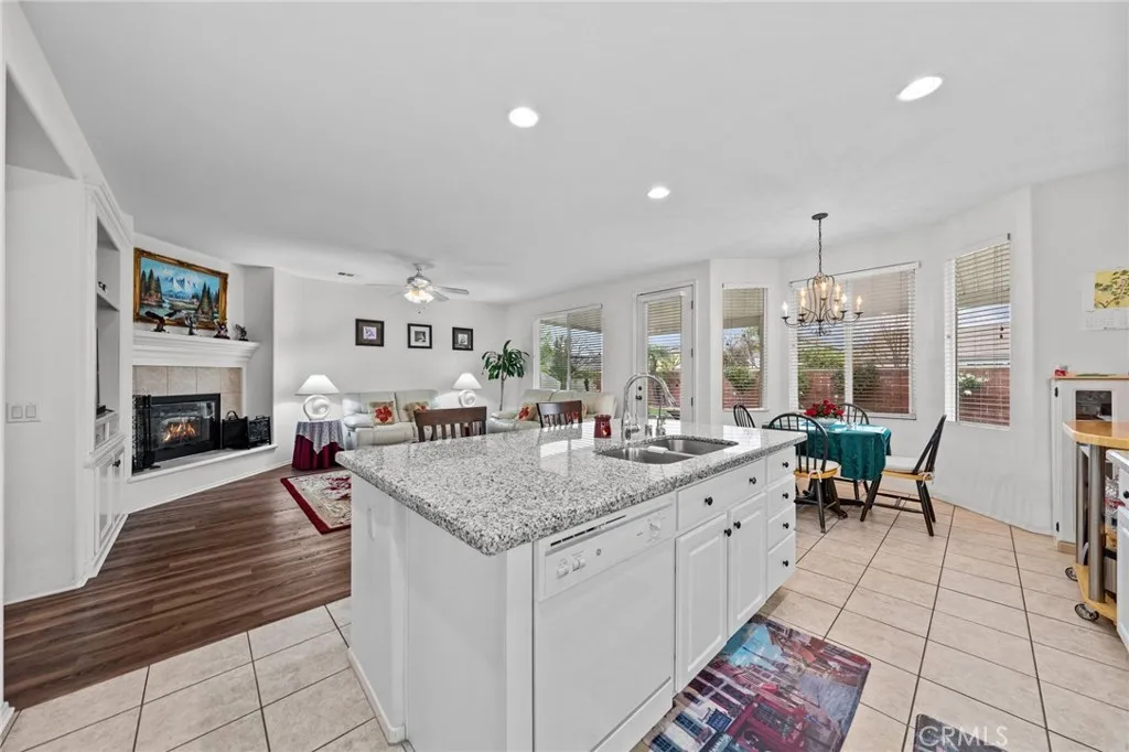 39268 Half Moon Circle, Murrieta, California 92563 home-pic-18