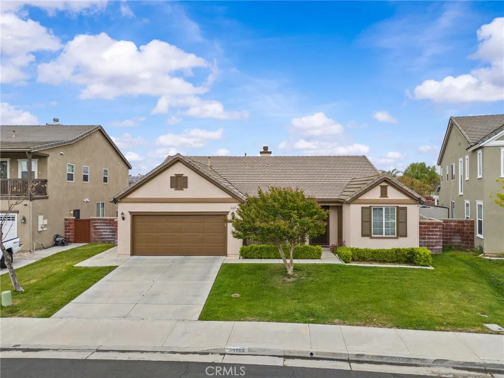 39268 Half Moon Circle, Murrieta, California 92563 home-pic-0