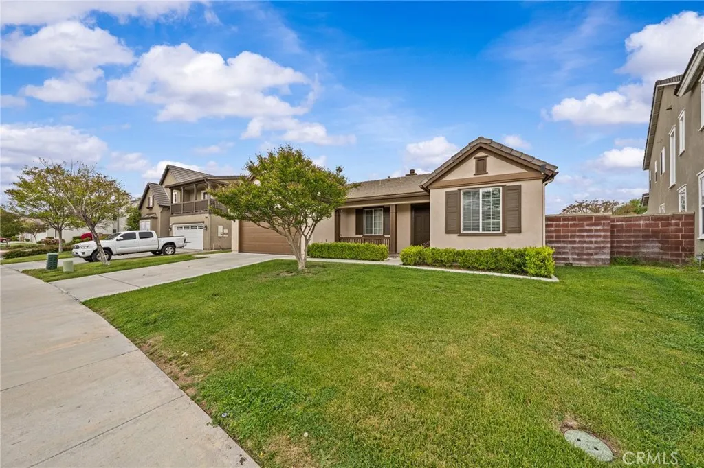 39268 Half Moon Circle, Murrieta, California 92563 home-pic-4