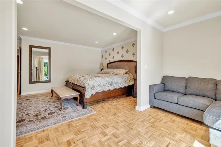 Large Master with sitting area