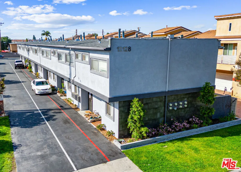 12128 Imperial Highway, Norwalk, California 90650, 28 Bedrooms Bedrooms, ,14 BathroomsBathrooms,Residential Income,For Sale,Imperial,25527055