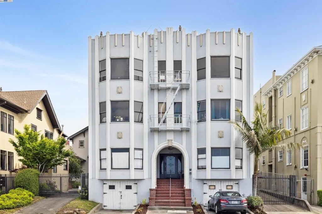 1438 Lakeshore Ave, Oakland, California 94606 home-pic-0