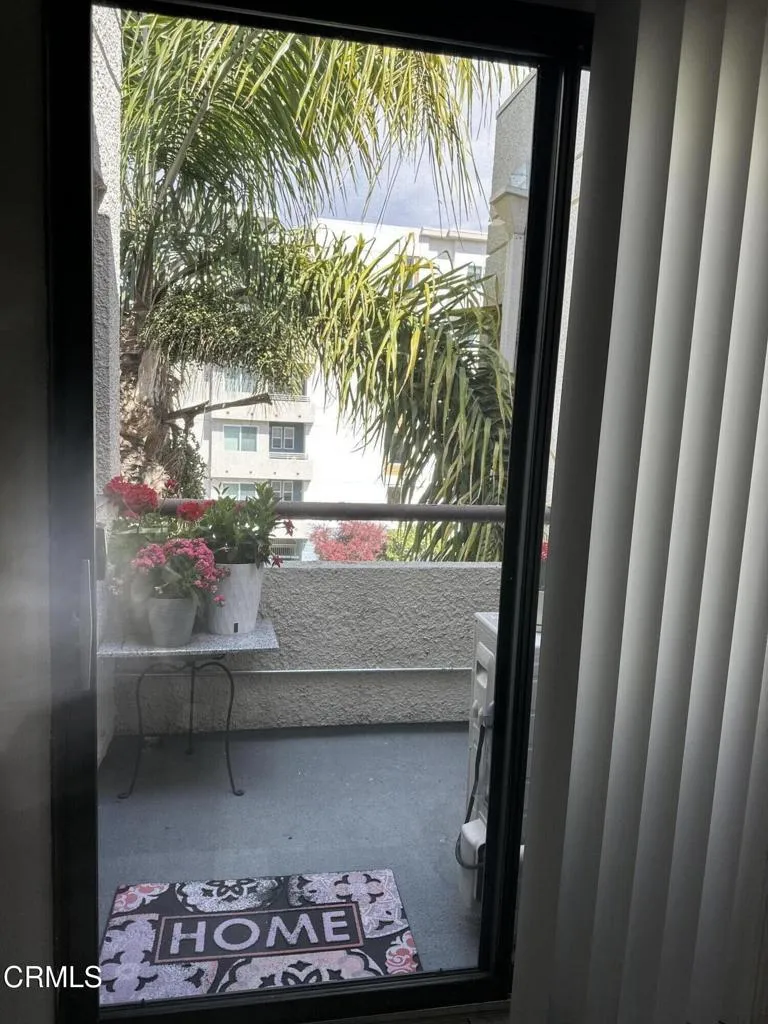 435 S Virgil 314, Los Angeles, California 90020 home-pic-1