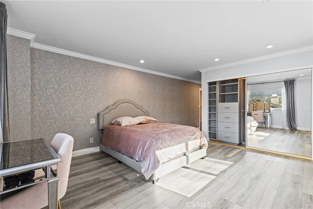 3435 Oakmont View Drive, Glendale, California 91208 home-pic-35