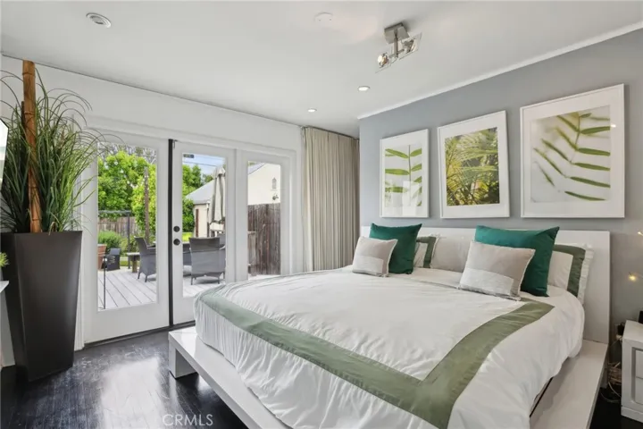 1541 Ellsmere Avenue, Los Angeles, California 90019