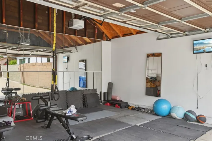 1541 Ellsmere Avenue, Los Angeles, California 90019