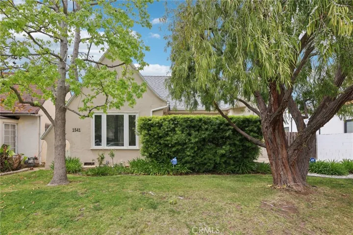 1541 Ellsmere Avenue, Los Angeles, California 90019