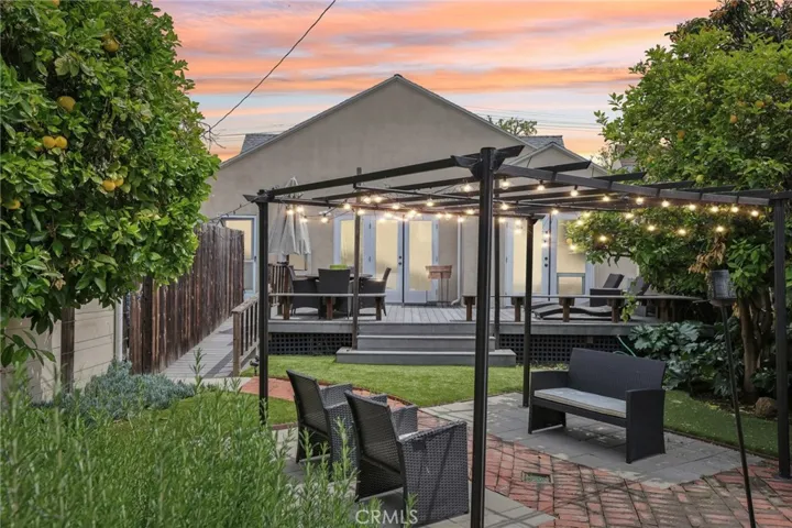 1541 Ellsmere Avenue, Los Angeles, California 90019