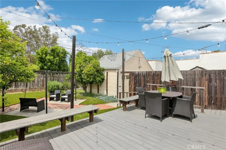 1541 Ellsmere Avenue, Los Angeles, California 90019