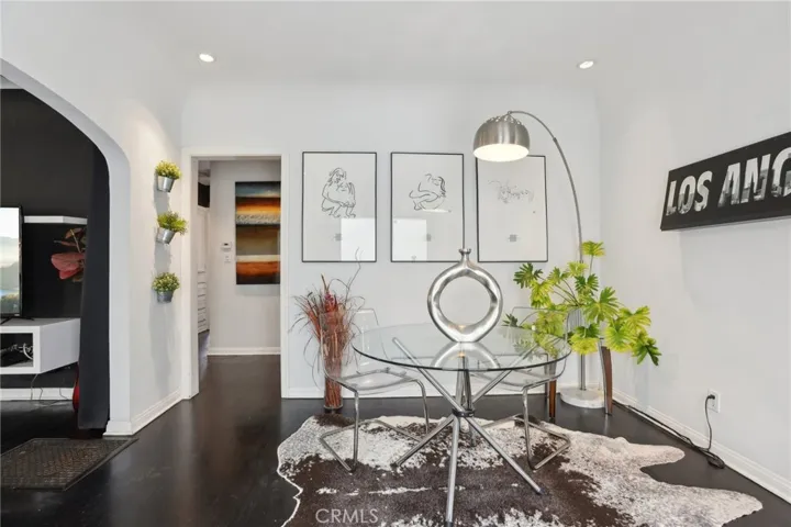 1541 Ellsmere Avenue, Los Angeles, California 90019