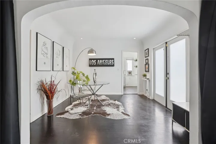 1541 Ellsmere Avenue, Los Angeles, California 90019