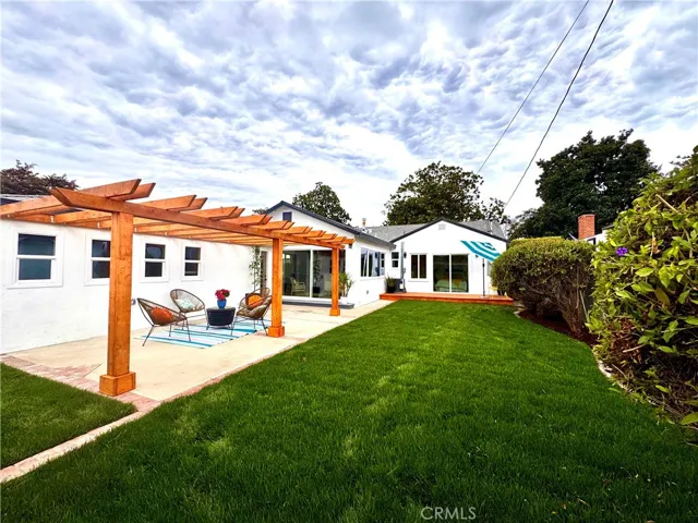 Huge Lush backyard with plenty of party potential.
