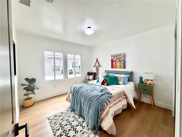 Middle Bedroom