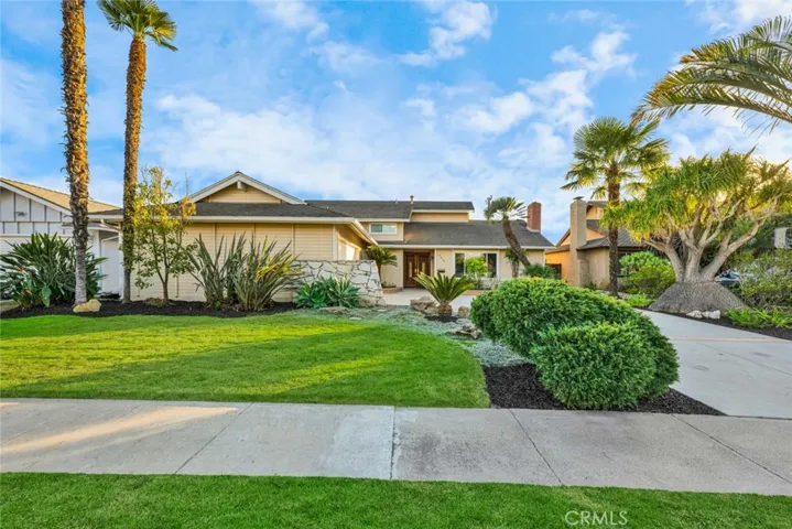 10460 Teal Circle, Fountain Valley, California 92708