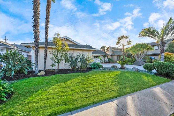 10460 Teal Circle, Fountain Valley, California 92708