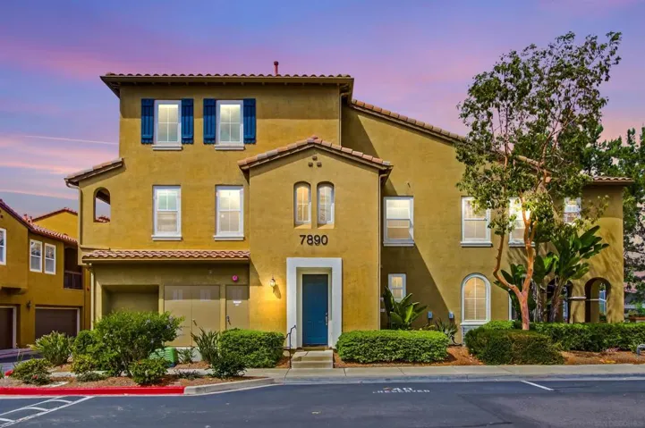 7890 Via Belfiore 1, San Diego, California 92129