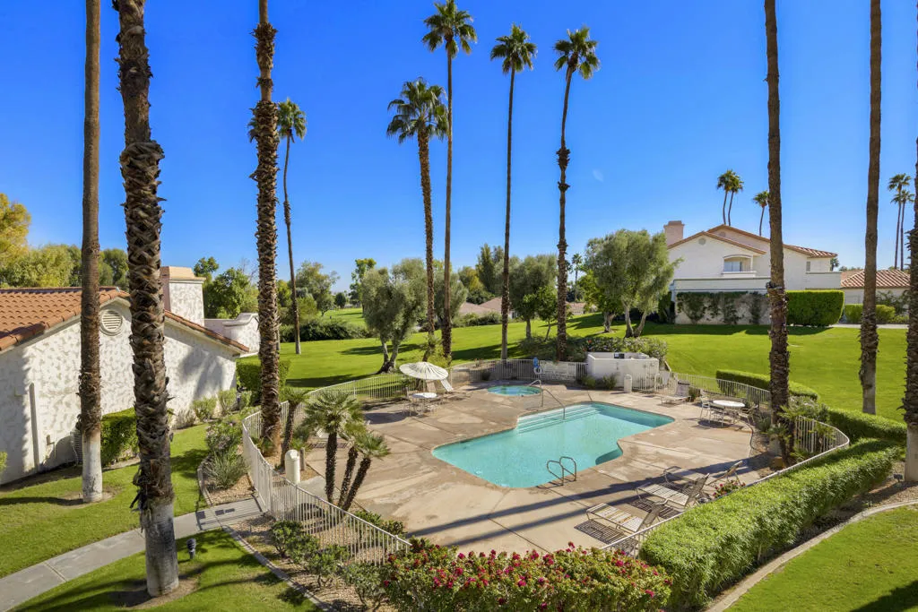 292 Desert Falls Drive E, Palm Desert, California 92211 home-pic-20
