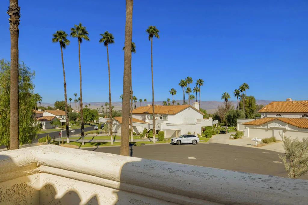 292 Desert Falls Drive E, Palm Desert, California 92211 home-pic-29