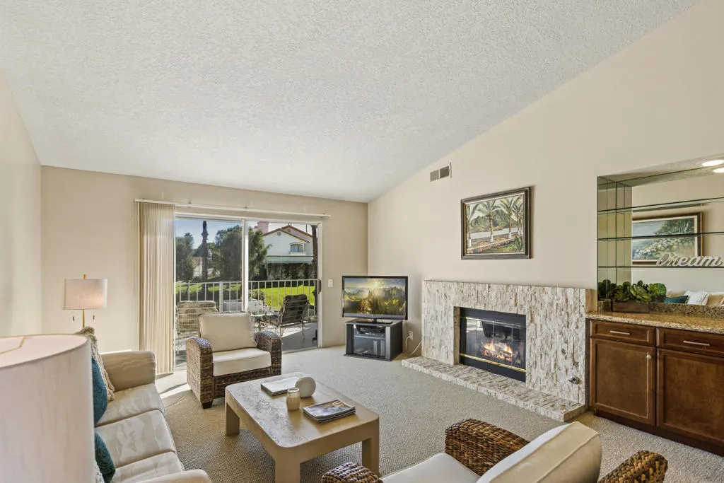 292 Desert Falls Drive E, Palm Desert, California 92211 home-pic-5