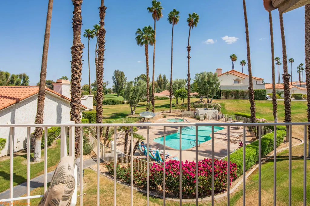 292 Desert Falls Drive E, Palm Desert, California 92211 home-pic-2