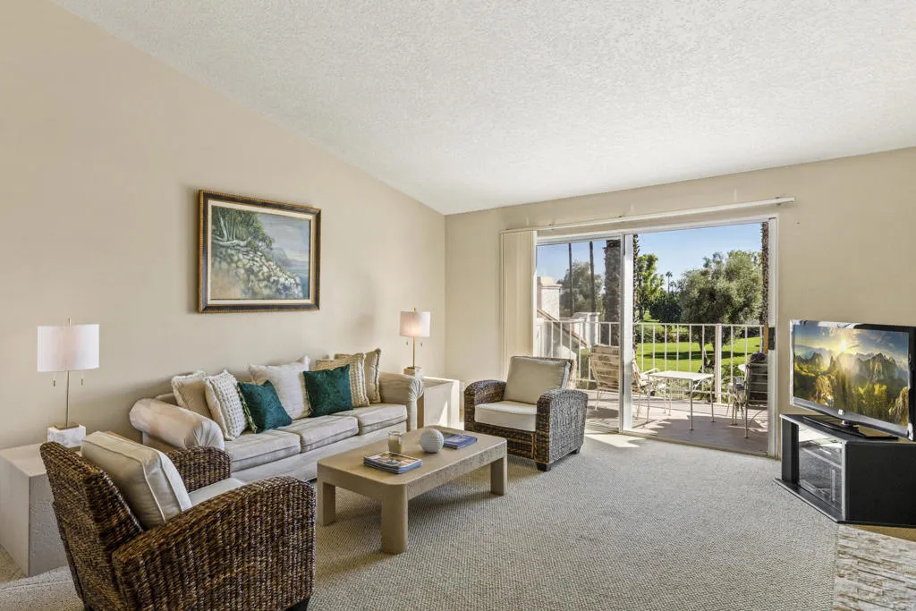 292 Desert Falls Drive E, Palm Desert, California 92211 home-pic-4